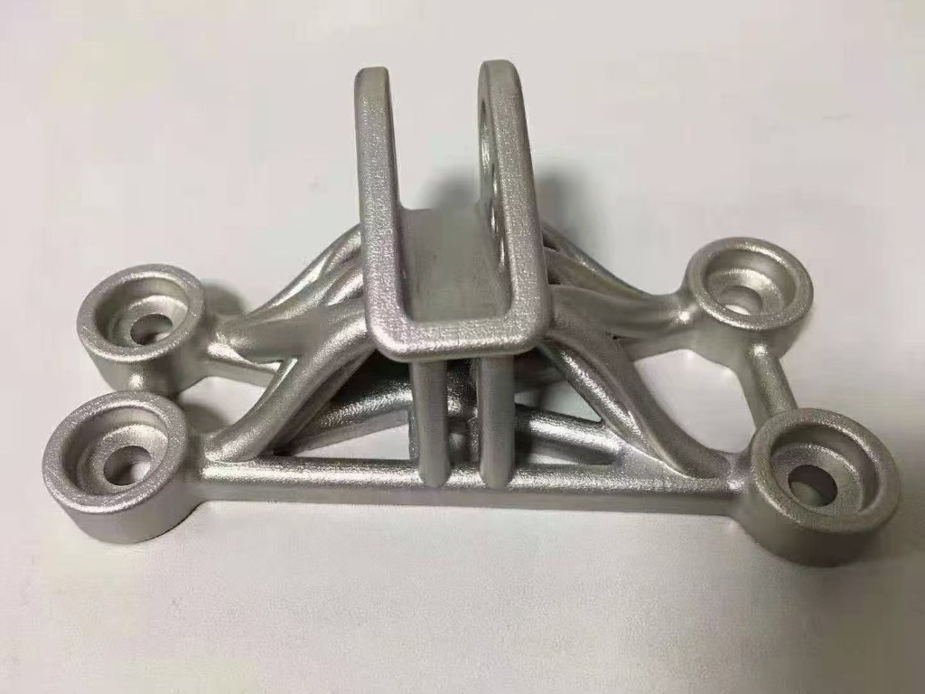 Organic lattice aerospace mount bracket